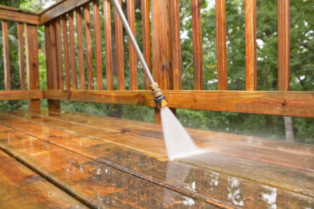 Best Driveway Pressure Washing  in Hoisington, KS